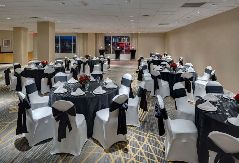 هتل Doubletree By Hilton Hartford Downtown