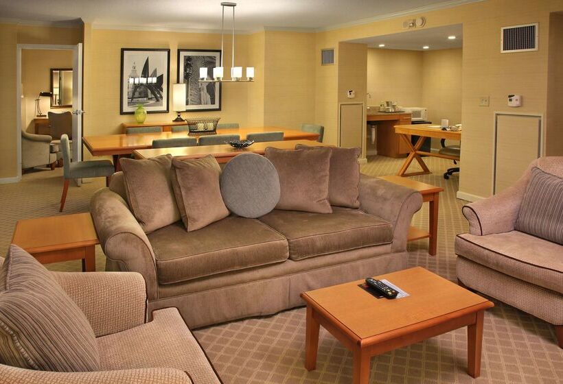 هتل Doubletree By Hilton Hartford Downtown