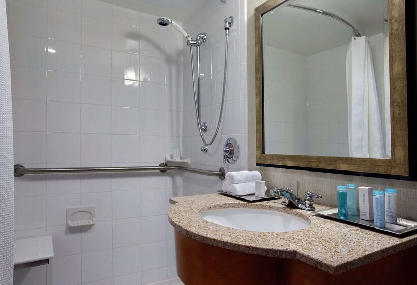 هتل Doubletree By Hilton Hartford Downtown