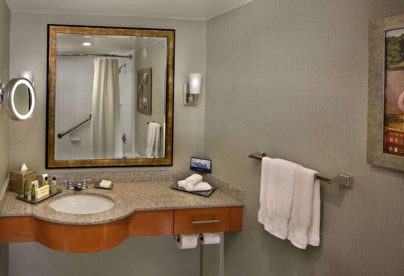 هتل Doubletree By Hilton Hartford Downtown