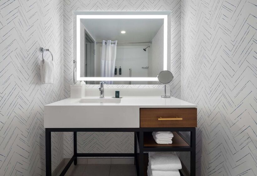 هتل Doubletree By Hilton Hartford Downtown