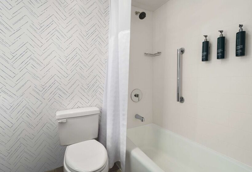 هتل Doubletree By Hilton Hartford Downtown