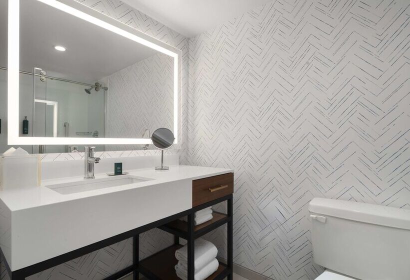 هتل Doubletree By Hilton Hartford Downtown