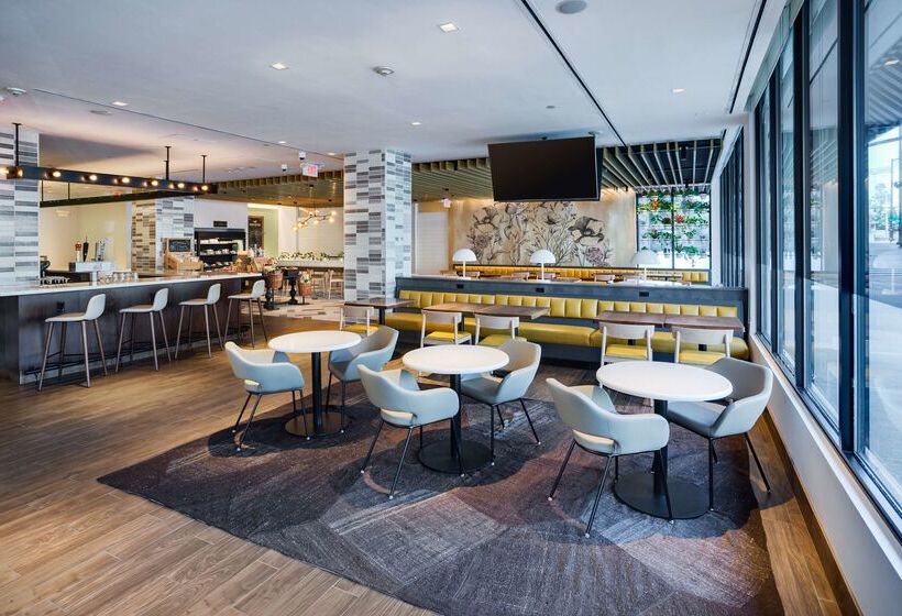 هتل Doubletree By Hilton Hartford Downtown