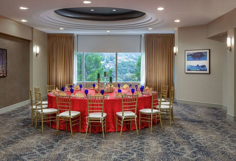 Отель Hilton Los Angeles/universal City