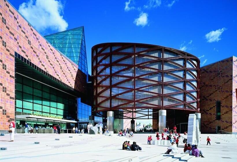 Отель Hilton Los Angeles/universal City