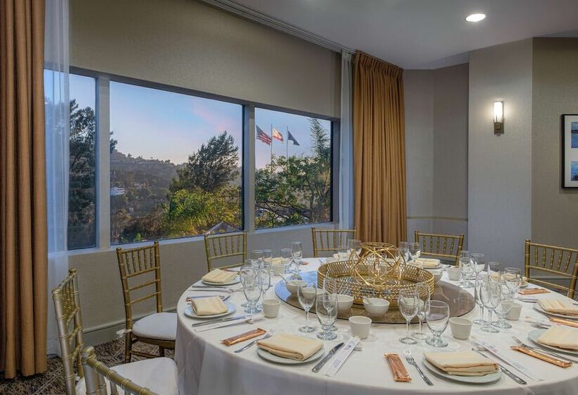 Отель Hilton Los Angeles/universal City