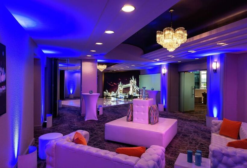 Отель Hilton Los Angeles/universal City