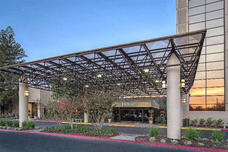 فندق Hilton Sacramento Arden West