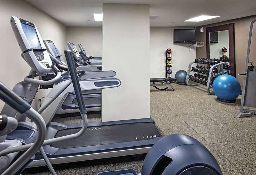 فندق Hilton Sacramento Arden West