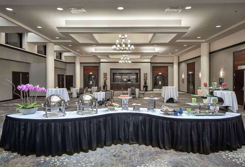 فندق Hilton Sacramento Arden West