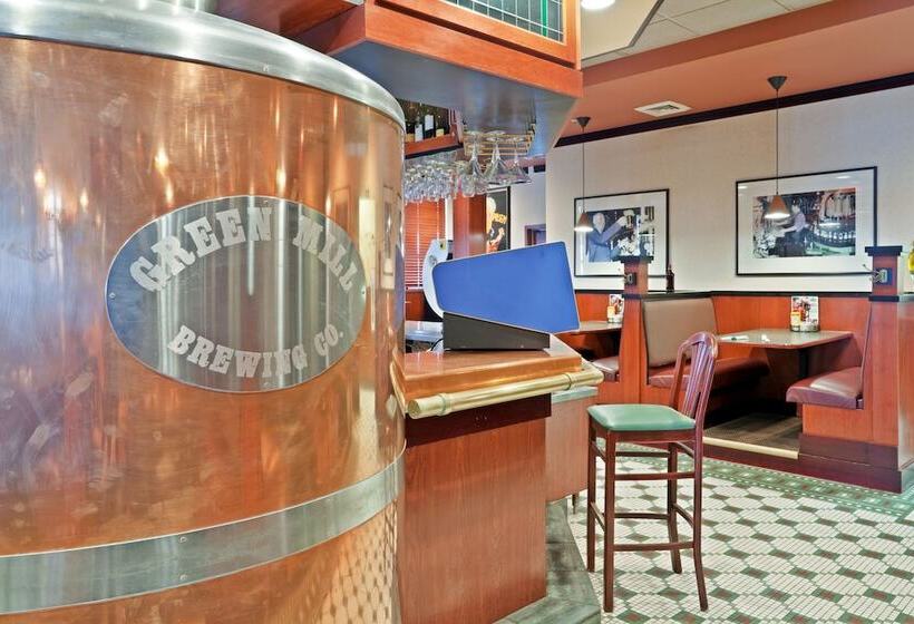 Holiday Inn Hotel & Suites Overland Park West, An Ihg