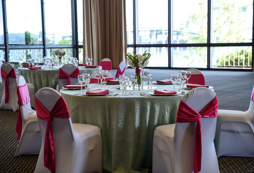 هتل Holiday Inn Portland   Columbia Riverfront, An Ihg