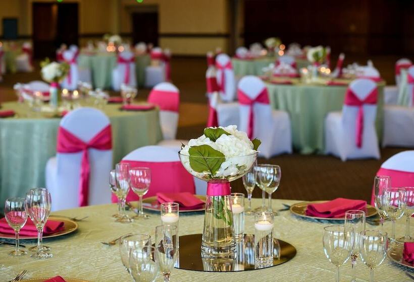 هتل Holiday Inn Portland   Columbia Riverfront, An Ihg