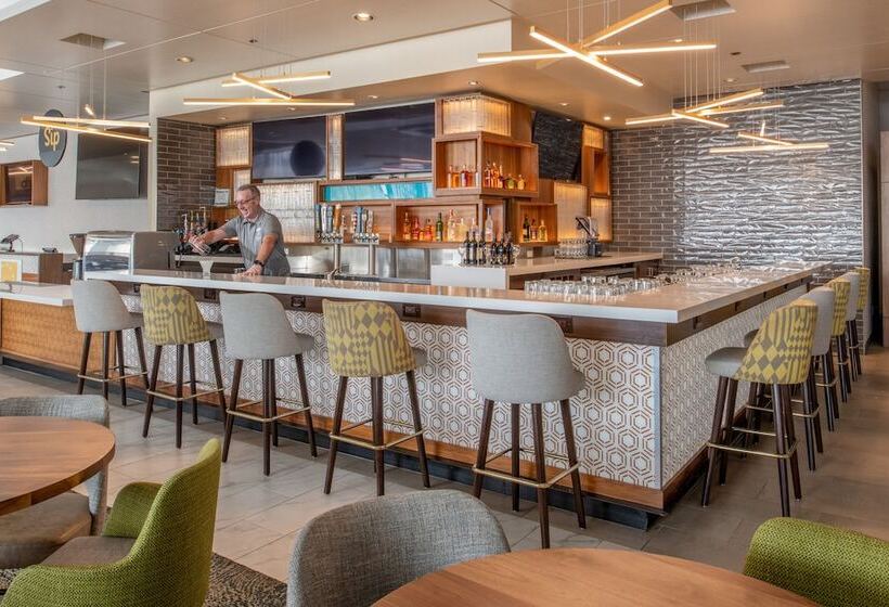 هتل Holiday Inn Portland   Columbia Riverfront, An Ihg