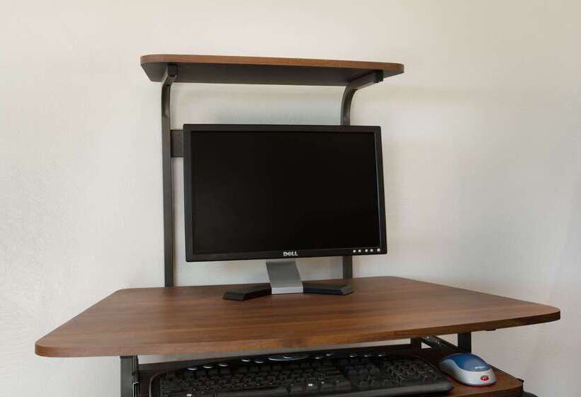 فندق Howard Johnson By Wyndham Brigham City