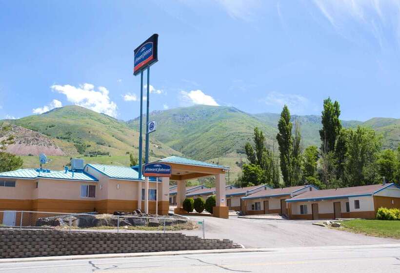 בית מלון כפרי Howard Johnson By Wyndham Brigham City