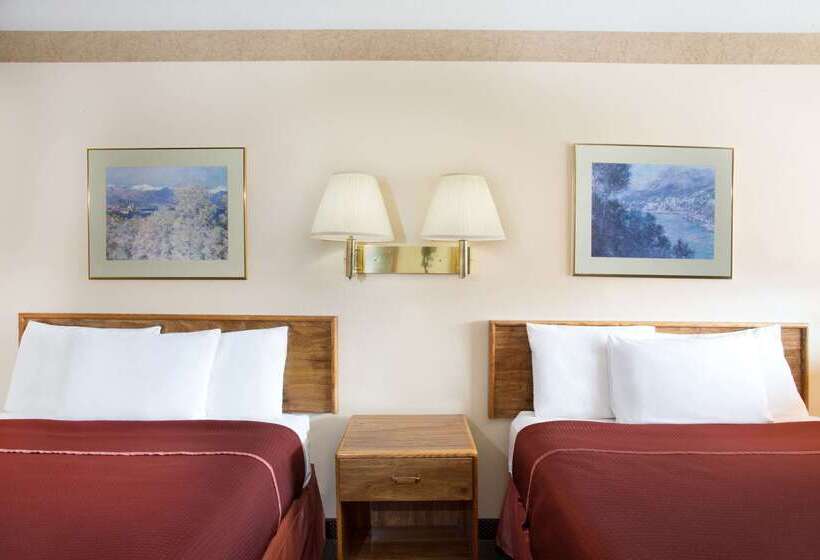 فندق Howard Johnson By Wyndham Brigham City