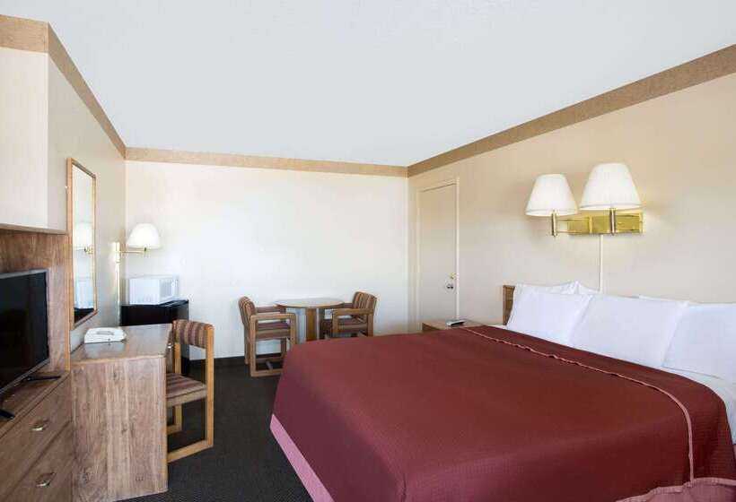 فندق Howard Johnson By Wyndham Brigham City