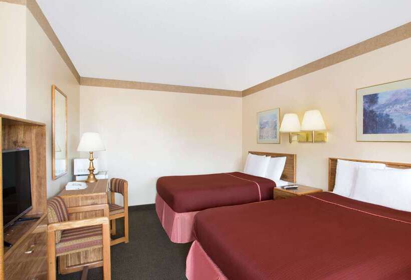 בית מלון כפרי Howard Johnson By Wyndham Brigham City