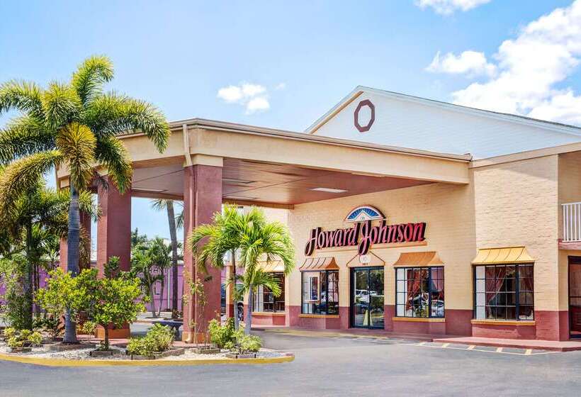 ホテル Howard Johnson By Wyndham Ft. Myers Fl