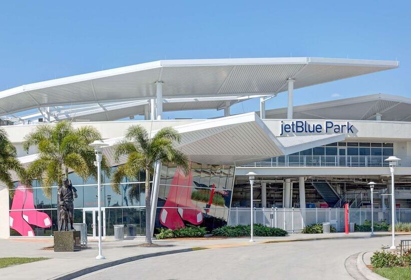 ホテル Howard Johnson By Wyndham Ft. Myers Fl