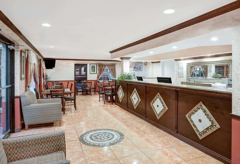 ホテル Howard Johnson By Wyndham Ft. Myers Fl