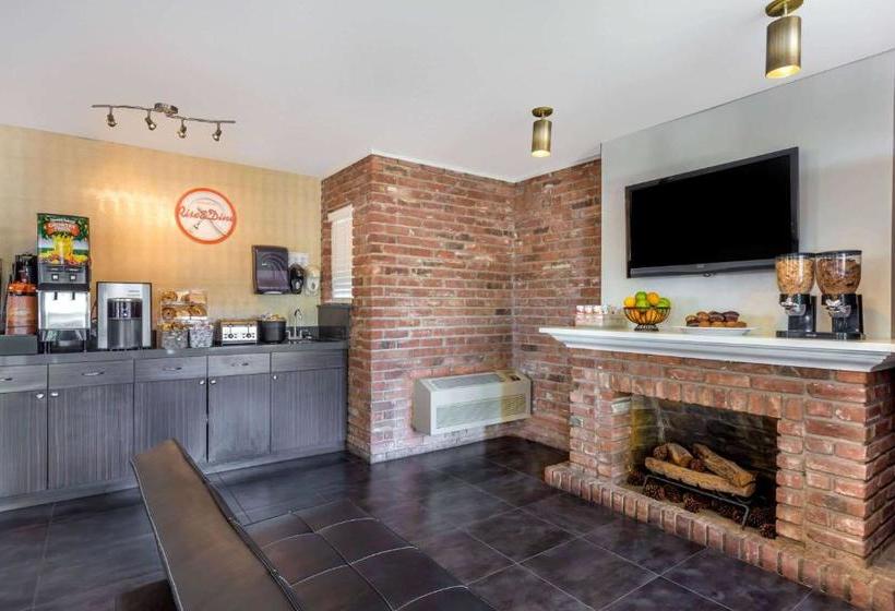 호텔 Howard Johnson By Wyndham Scottsdale Old Town