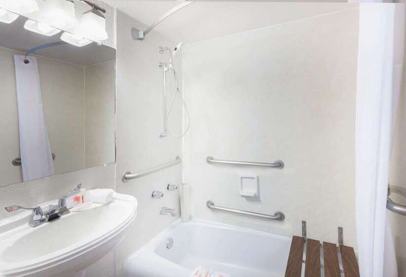 فندق Howard Johnson By Wyndham Yuma