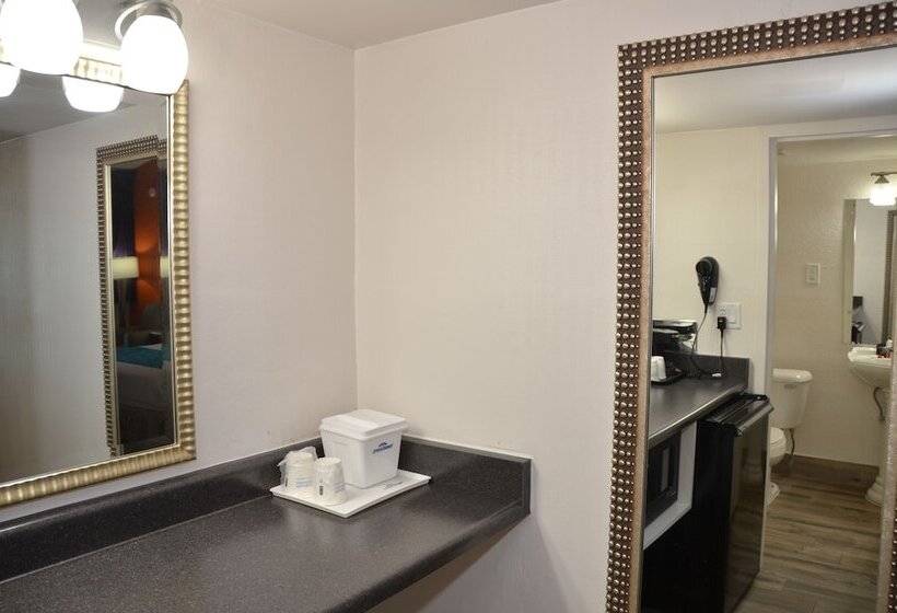 فندق Howard Johnson By Wyndham Yuma