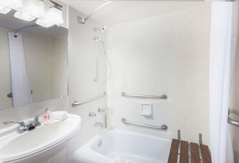 فندق Howard Johnson By Wyndham Yuma