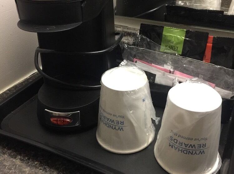 فندق Howard Johnson By Wyndham Yuma