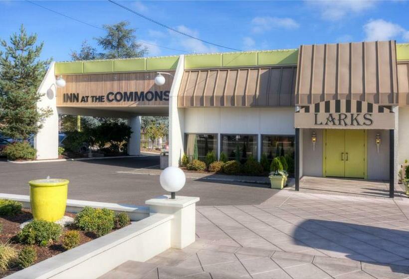 ホテル Inn At The Commons