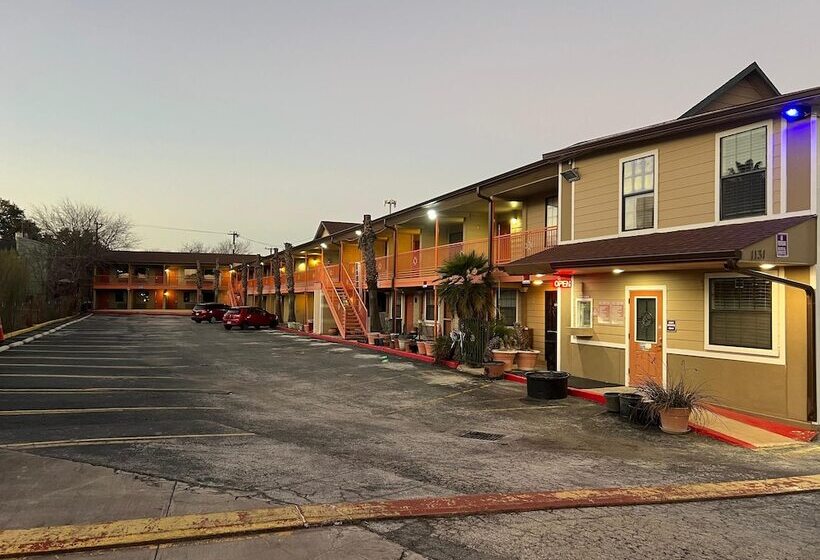 ホテル Regency Inn   Fort Sam Houston