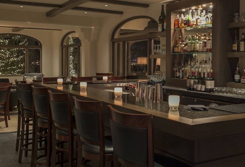 فندق Knob Hill Inn