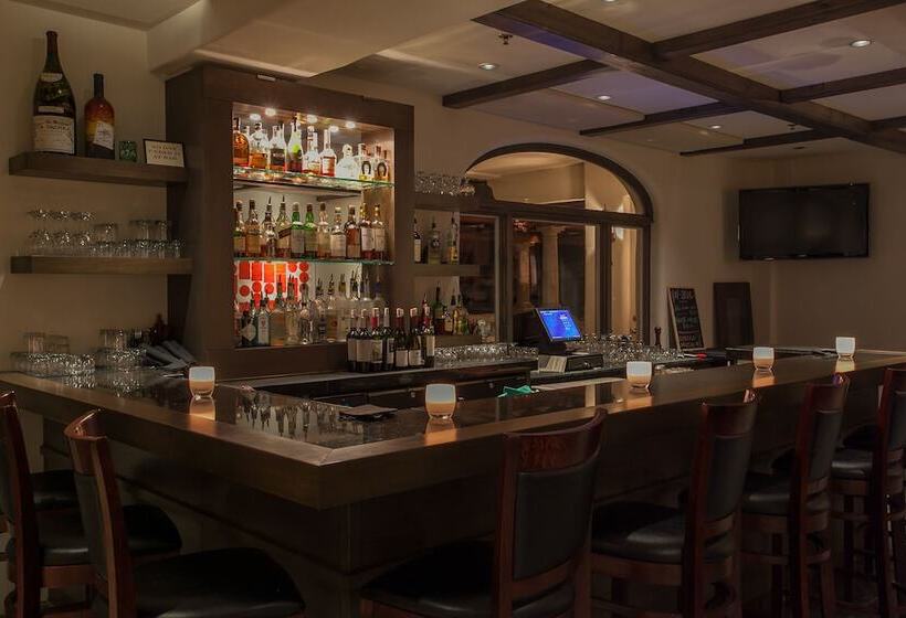 فندق Knob Hill Inn