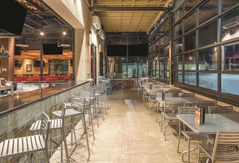 فندق La Quinta By Wyndham Joplin