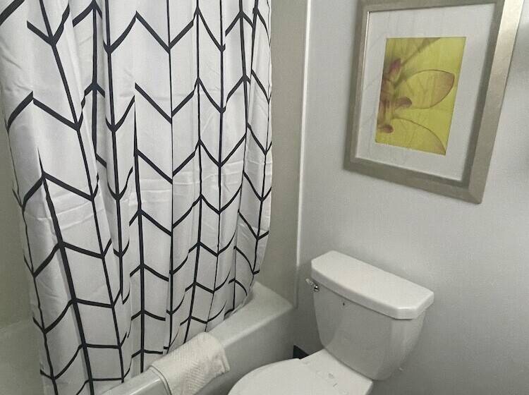 فندق Days Inn By Wyndham Erie