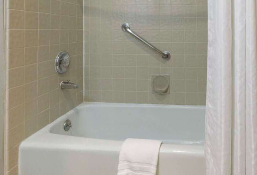 Maverick Hotel And Casino By Red Lion Hotels