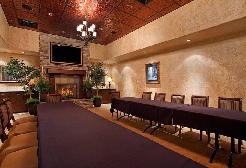 Maverick Hotel And Casino By Red Lion Hotels