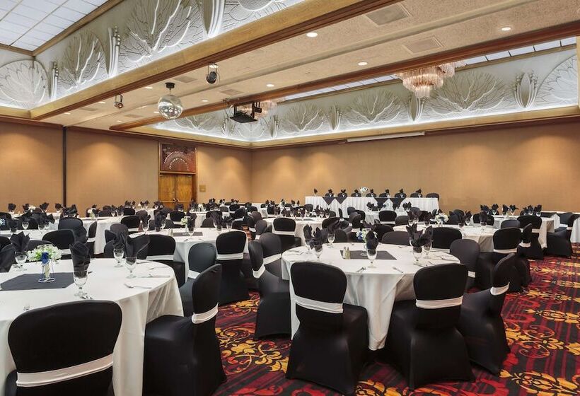 Maverick Hotel And Casino By Red Lion Hotels