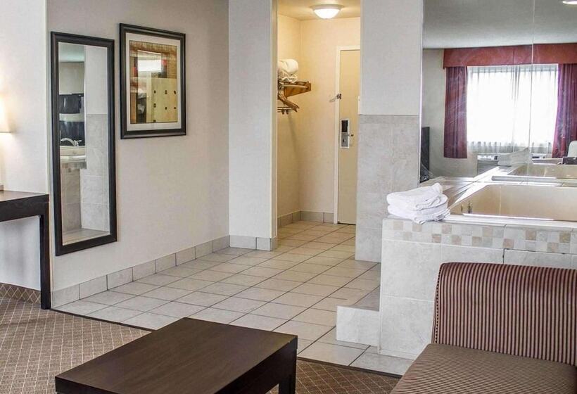 酒店 Norwood Inn & Suites North Conference Center