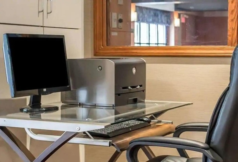 酒店 Norwood Inn & Suites North Conference Center