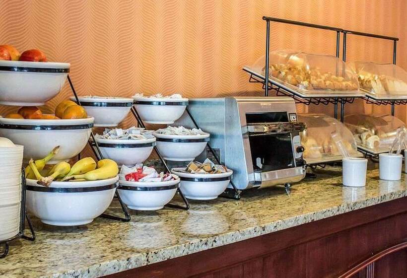 酒店 Norwood Inn & Suites North Conference Center