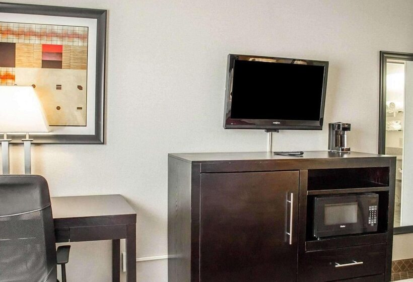 酒店 Norwood Inn & Suites North Conference Center