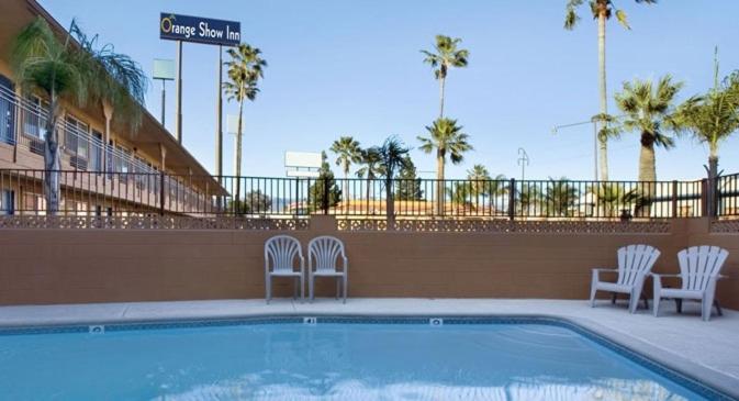 酒店 Orange Show Inn