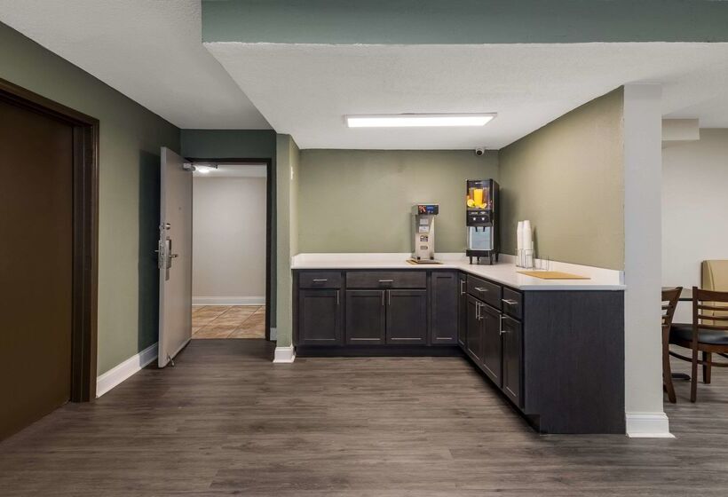 호텔 Quality Inn Airport