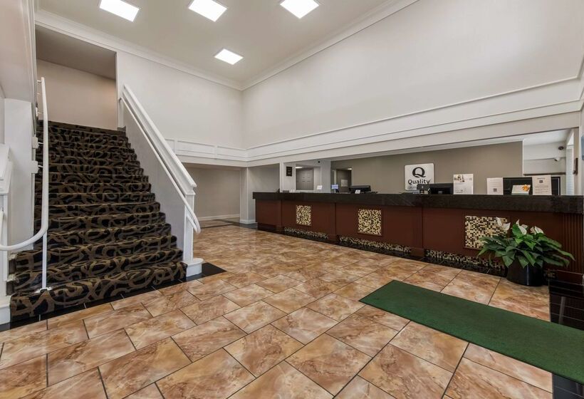 호텔 Quality Inn Airport