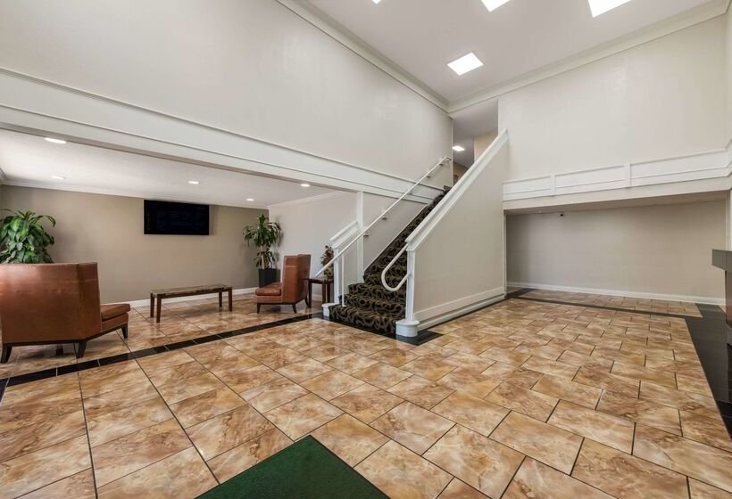 호텔 Quality Inn Airport