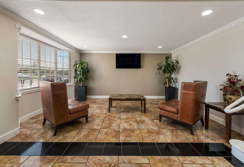 호텔 Quality Inn Airport